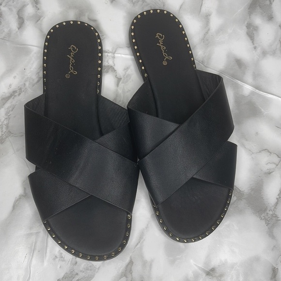 QUPID criss cross womens black sandals - Picture 3 of 5